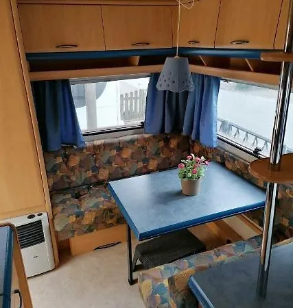Nyaraló Urlaub Im Modernen Wohnwagen Direk *